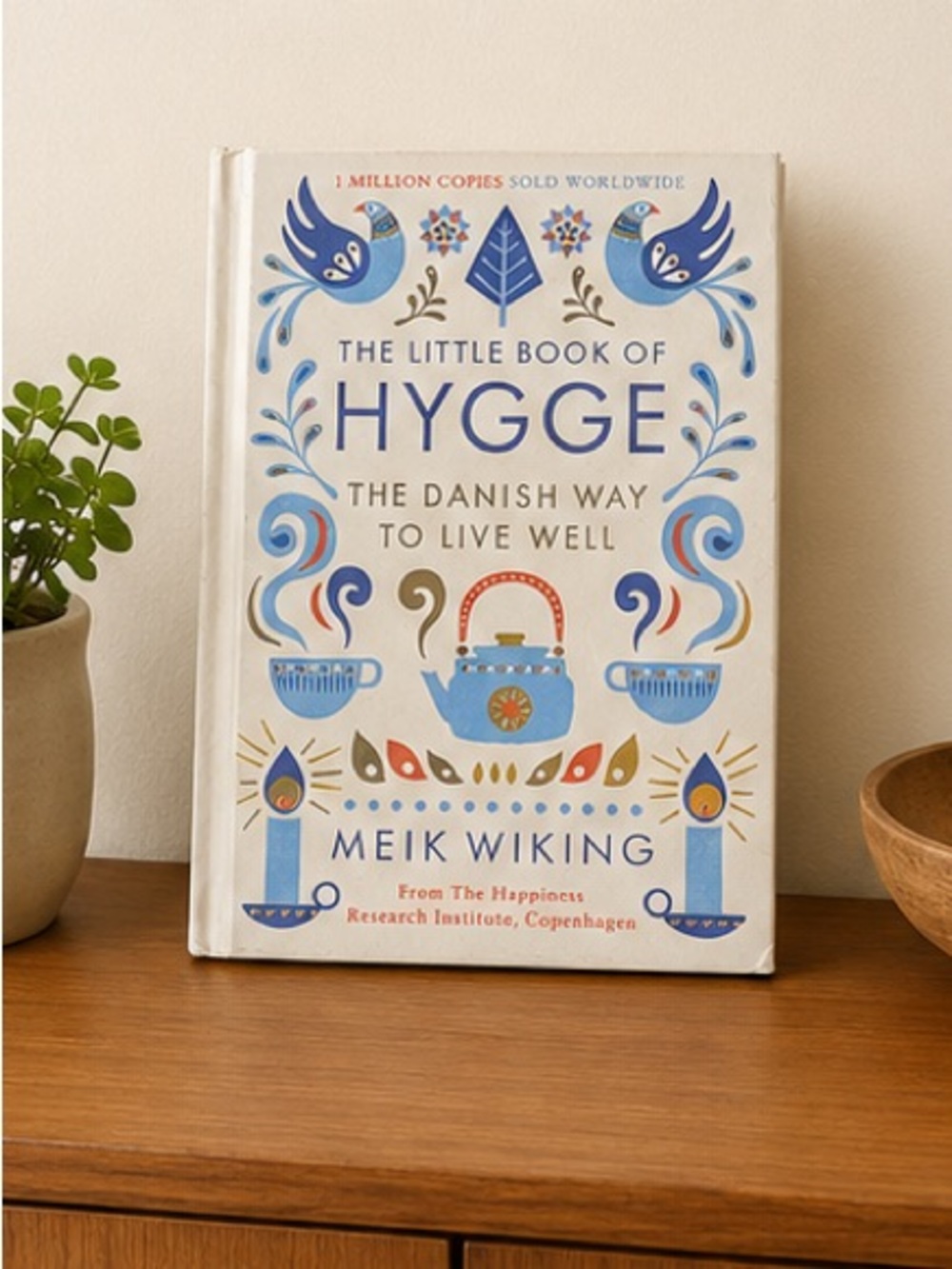 The Little Book of Hygge by Meik Wiking – Blue & Cream Cozy Design